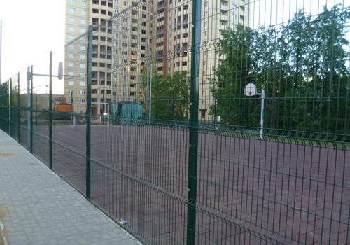 3Д забор для футбольной площадки в Нефтеюганске
